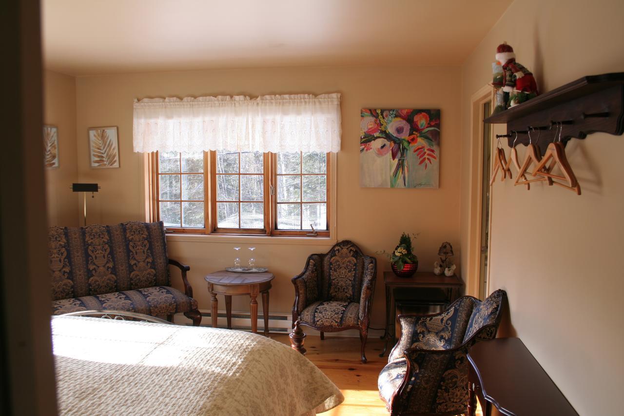 La Chaumiere De L'Anse Bed & Breakfast Mont-Tremblant Exterior photo
